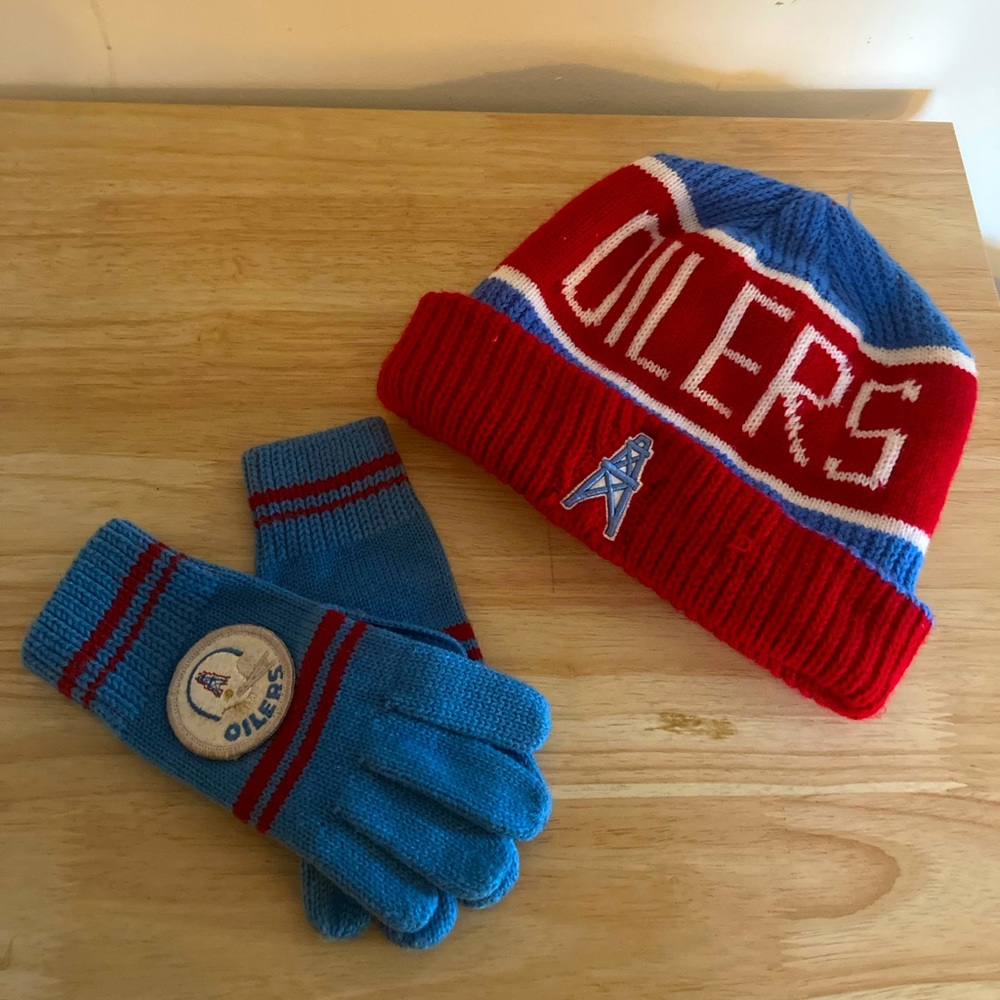 Vintage Oilers knit hat & matching gloves